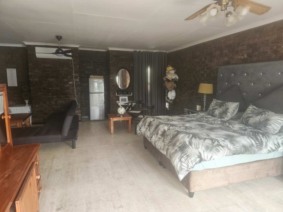 5 Bedroom Property for Sale in Royldene Northern Cape